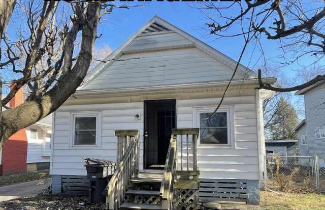 11 Cronkhite Ave photos photos