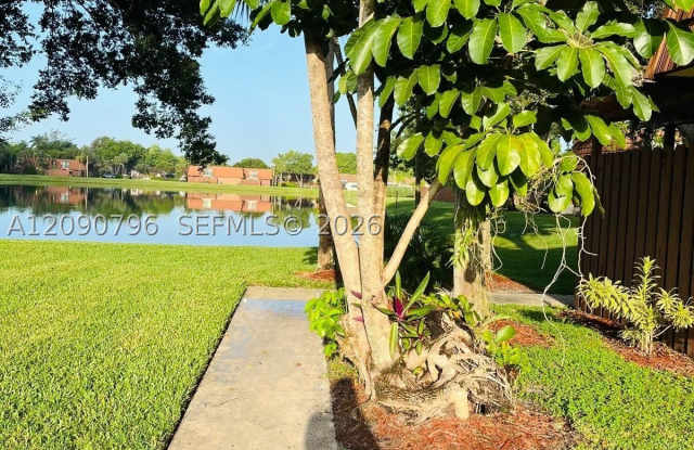 837 SW 118th Ter Gallery 2