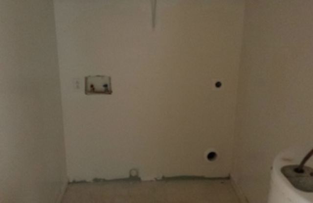 2445 Hoitt Avenue Gallery 3