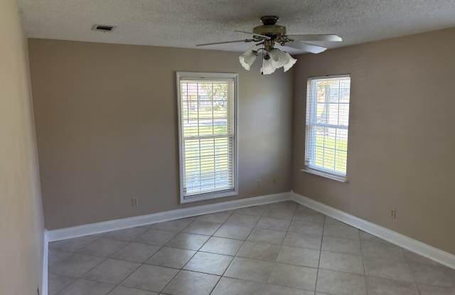 6813 Oakhurst Drive Gallery 4