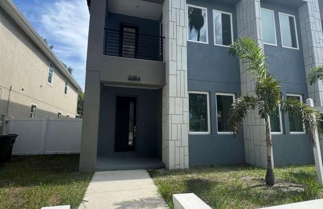 2138 W BEACH STREET photos photos