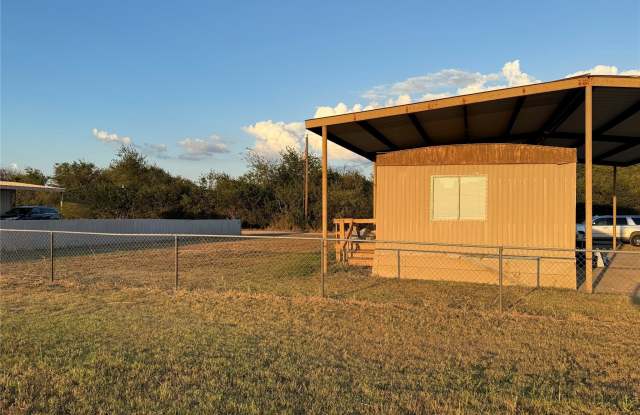 3304 Hidalgo Road Gallery 2