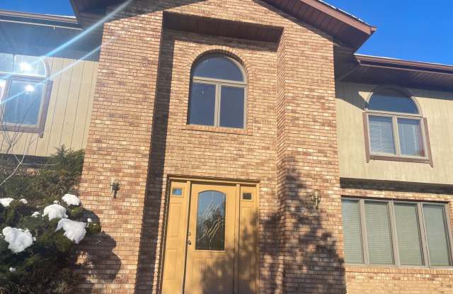 Executive style Home - 72 West Willis Road, Washtenaw County, MI 48176