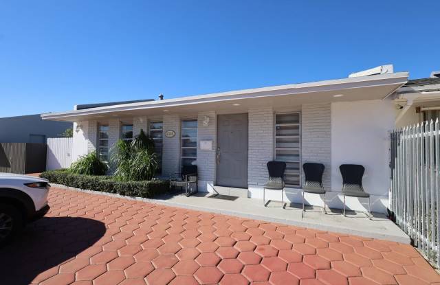 4306 Southwest 131st Avenue photos photos