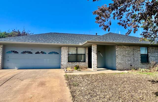 NEW RENTAL 3/2/2 Brick Home Gallery 1