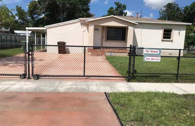 85 W 55th St photos photos