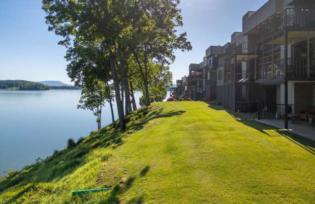 4312 Lakeshore Lane Gallery 2