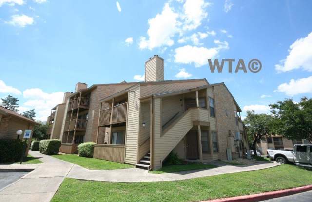 2626 Thousand Oaks - 2626 Thousand Oaks, San Antonio, TX 78270