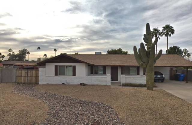 10838 N 37th Place - 10838 North 37th Place, Phoenix, AZ 85028