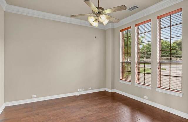 2224 Hamlet CIR Gallery 3