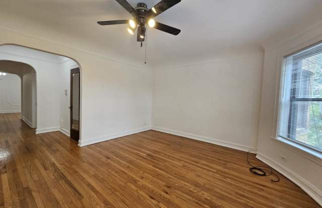 2454 West Catalpa Avenue photos photos