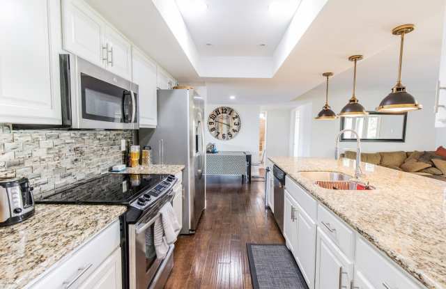 8132 E JACKRABBIT Road - 8132 East Jackrabbit Road, Scottsdale, AZ 85250
