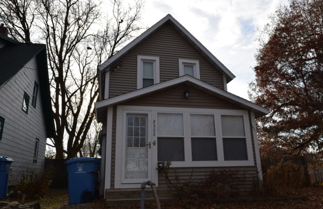 2322 Como Ave SE - 2322 Como Avenue Southeast, Minneapolis, MN 55414