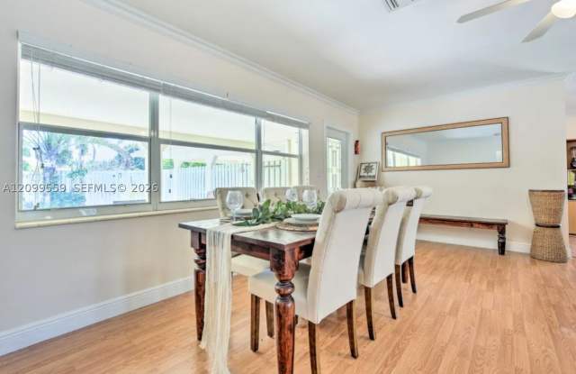1909 NE 26th Dr Gallery 4
