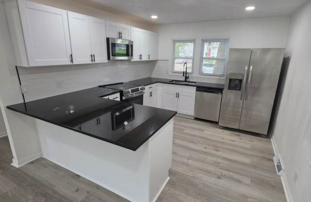 Fully Renovated 3 bed 2 bath Home Gallery 1