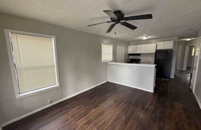 323 East French Place - 323 East French Place, San Antonio, TX 78212