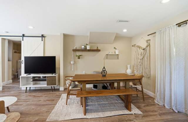 Beautiful Spacious 3-bedroom 2-Bath in Oakland! photos photos