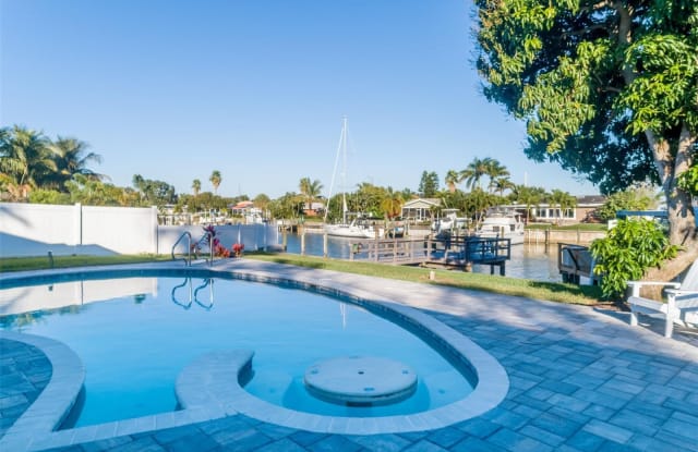 4564 39TH STREET S - 4564 39th Street South, St. Petersburg, FL 33711