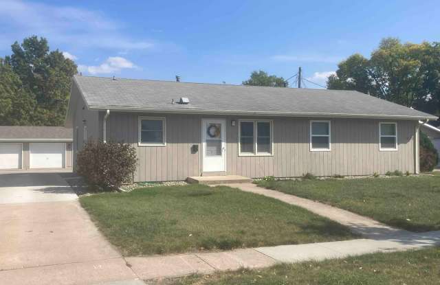 North central Ames 2 bedroom duplex with garage and flexible possession photos photos