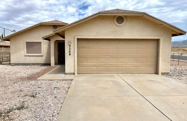 Nice 2 Bedroom 1 Bath Home! *HOME IS CURRENTLY OCCUPIED, PLEASE DO NOT DISTURB THE TENANTS* photos photos