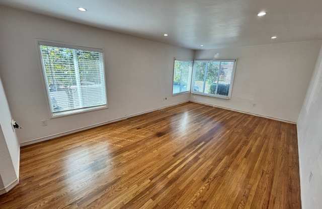 Spacious 3BR, 2Bath House Oakland | $35=00 | Newly Remodeled | Se Habla Español photos photos