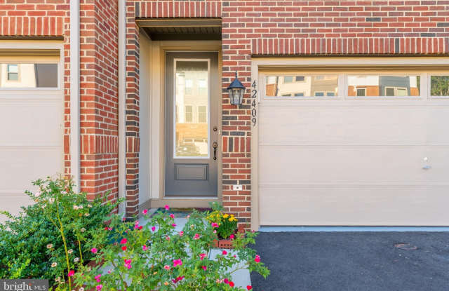 42409 DOGWOOD Square photos photos