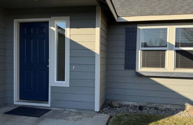 Umatilla South Hill charmer!! Gallery 3