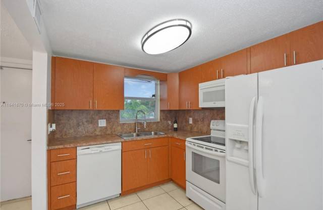 6650 Royal Palm Blvd photos photos