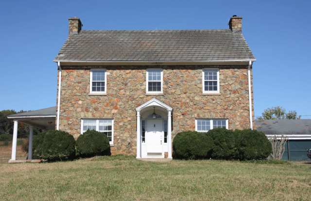 1998 Hansens Mt Rd. - Beautiful House on Lots of Land photos photos