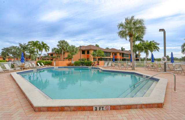 **Ask about the TWO WEEKS FREE**WONDERFUL UPDATED CONDO***CLOSE TO MARCO ISLAND AND BEACHES***WILL NOT LAST LONG***CALL TODAY*** Gallery 4