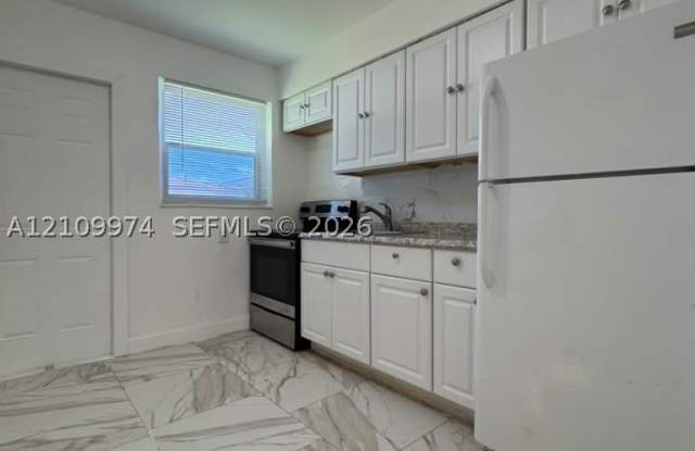 9415 NW little river drive Gallery 2