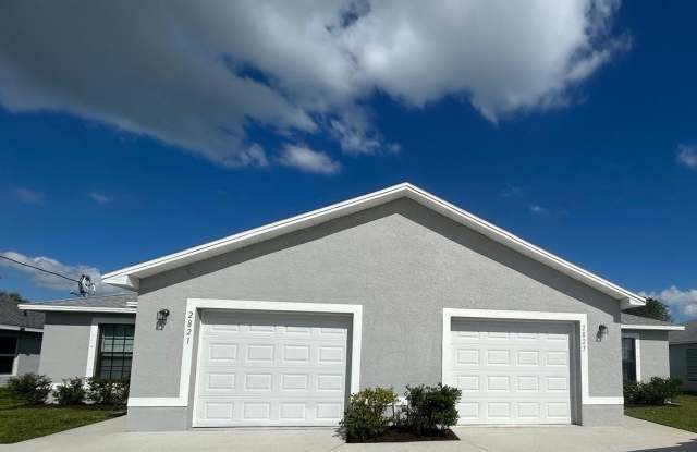 Charming 3 Bedroom, 2 Bathroom Duplex – Available Now! photos photos