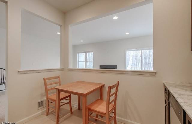 17 Decroce Ct Gallery 4