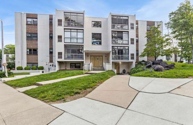 1 Bedroom Condo Walking distance to UofD- Showing TBD Gallery 4