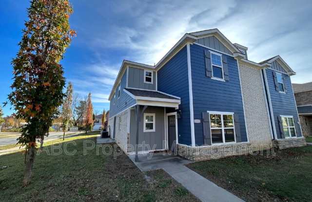 4112 West Sardinia Way - 4112 West Sardinia Way, Fayetteville, AR 72704