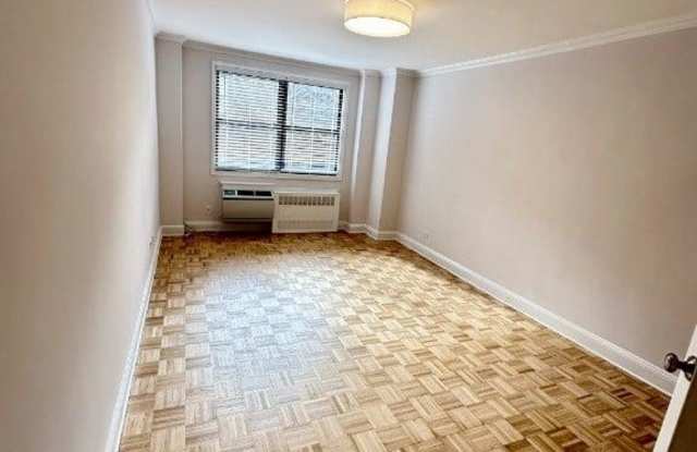 442 West 57th Street Gallery 3