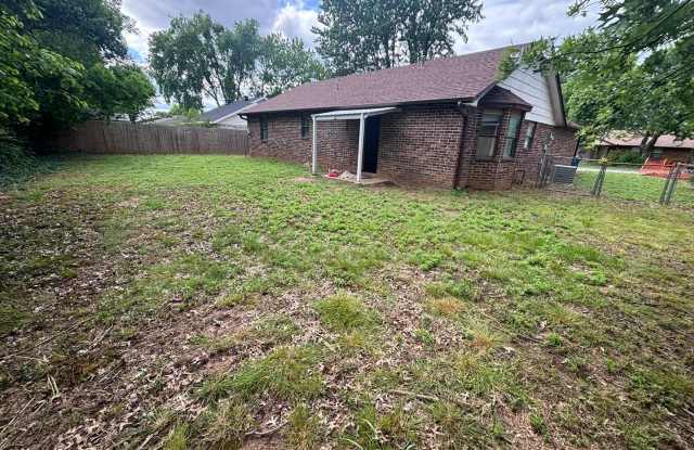 ** COMING SOON** Charming 3 Bedroom Single Family Home In Bentonville! photos photos