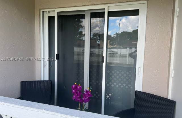 17515 NW 67th Ct Gallery 3