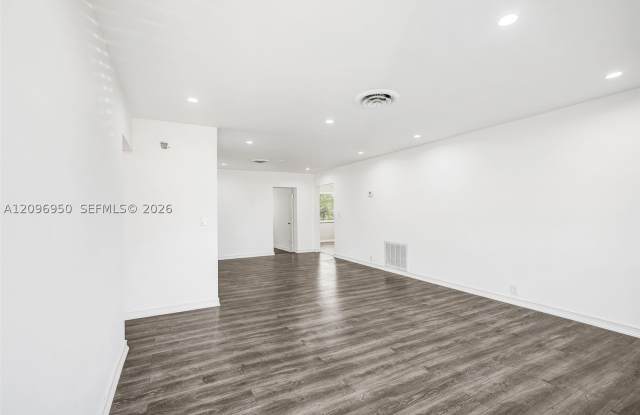 9105 Little River Dr Gallery 4