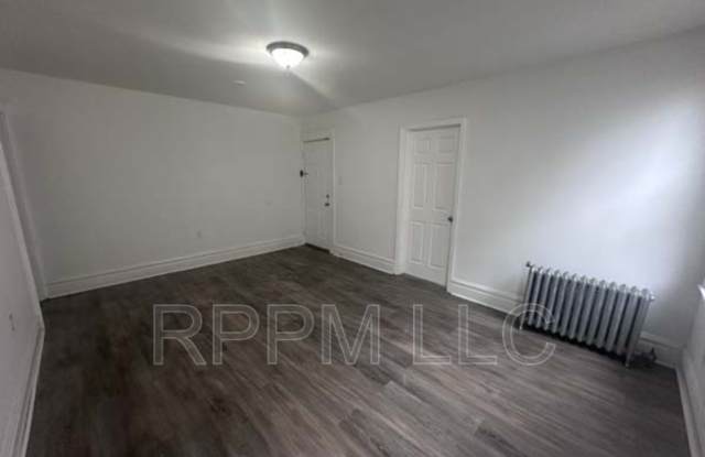 49 Fabyan Pl, # 2L Gallery 3