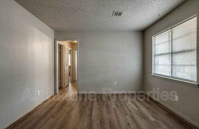 1309 Hickory Lane Gallery 4