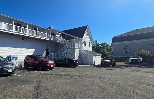 153 Portsmouth Avenue Gallery 1