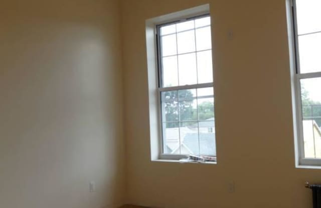1240 E 7TH ST. Gallery 3