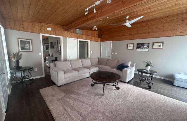 Warm and inviting fully furnished 1 Bedroom, 1 bath duplex Gallery 1