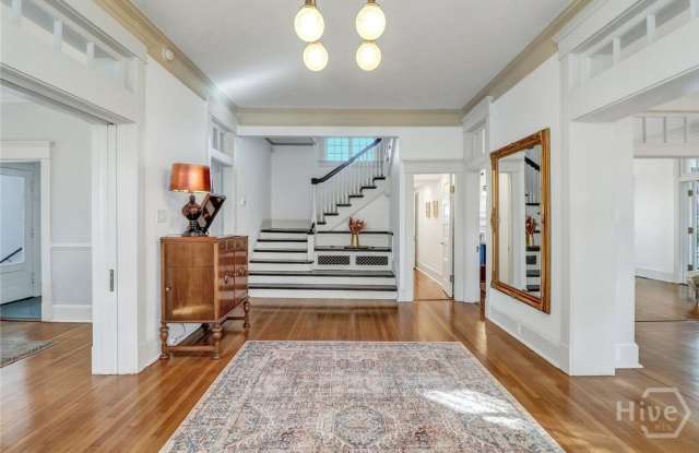 602 E Victory Drive Gallery 3