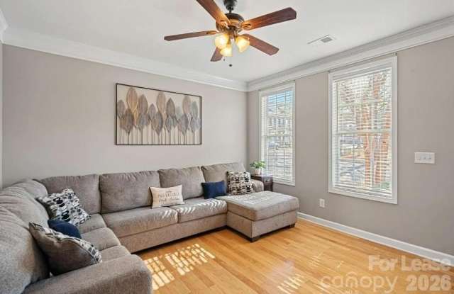 220 Welton Way Gallery 2