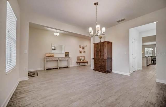 5841 Alenlon Way Gallery 4