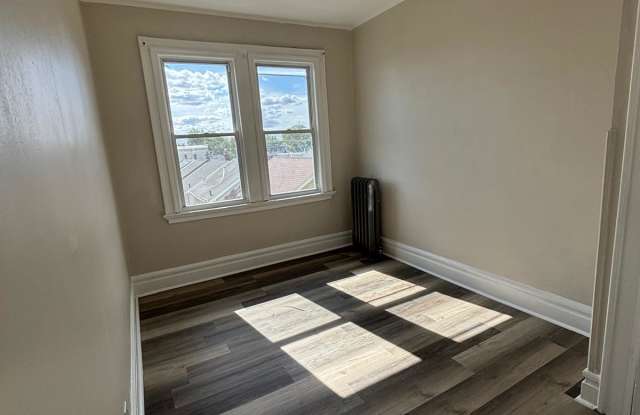 580 Lyons Ave Gallery 2