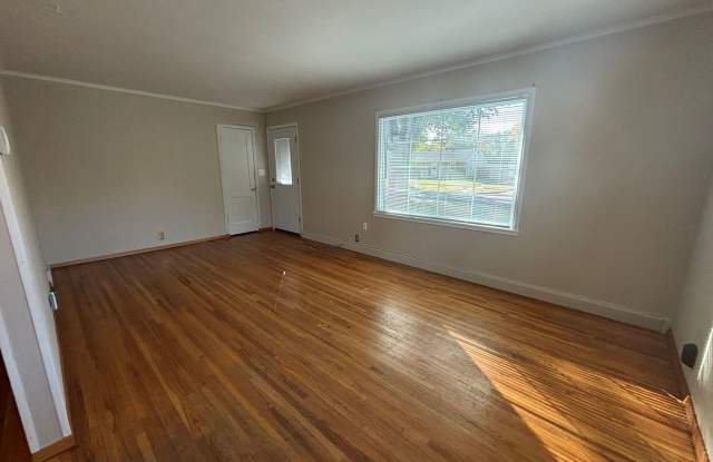 Spacious 3 Bed House in North Fargo! Gallery 4