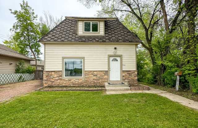 Dog Friendly 2 bed/ 1 bath HOUSE for Rent! - 753 South Sheridan Avenue, Sheridan, WY 82801